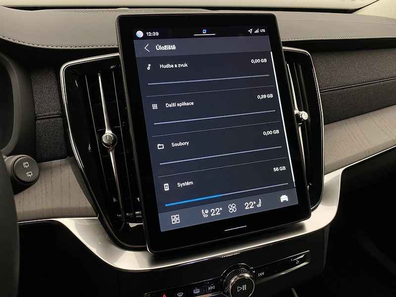 Volvo XC90 (2026) T8 AWD Plug-in DARK PLUS 7m - fotka 66 z 78