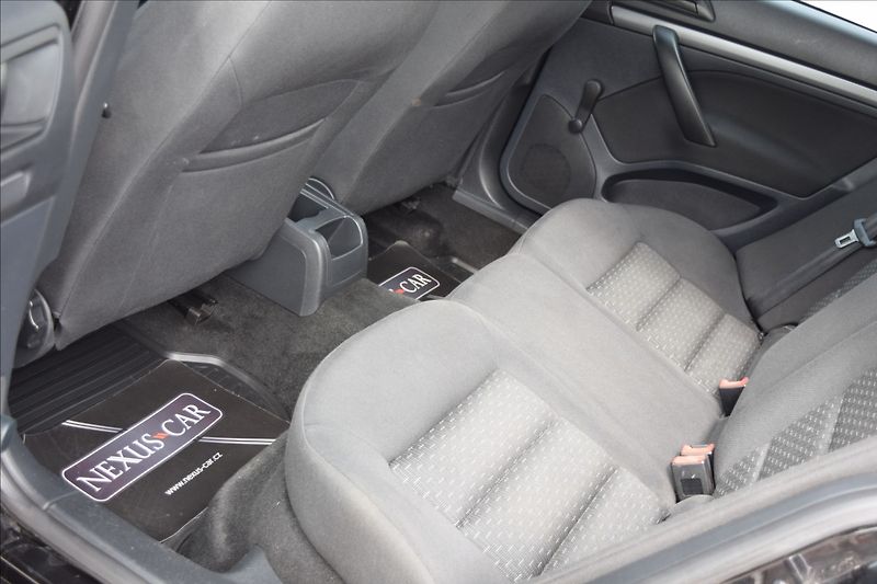 Škoda Octavia 1,2 i 77KW KLIMA VÝHŘ.ČEL.SKLO - fotka 18 z 37