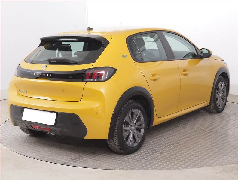 Peugeot 208 (2021) 50 kWh, SoH 90%, Automat - fotka 5 z 18