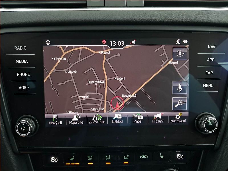 Škoda Octavia (2019) Style 2.0 TDI, Kůže, Navi - fotka 13 z 18