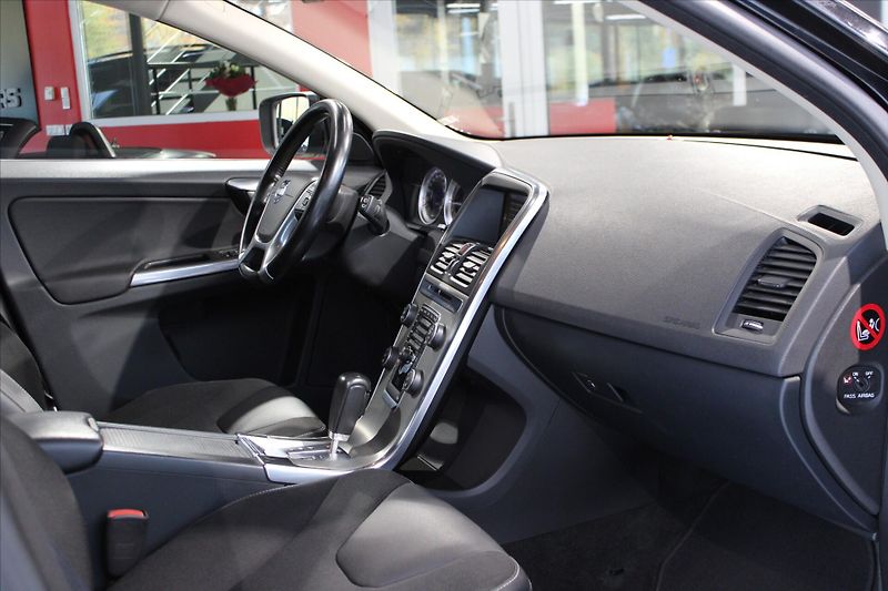 Volvo XC60 D3 AWD Polestar DPH/Tažné - fotka 20 z 26