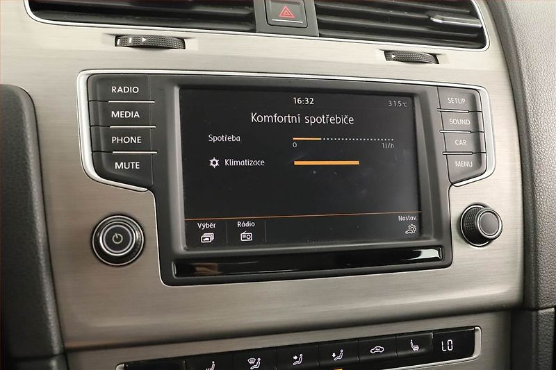 Volkswagen Golf (2015) 1.6 TDI, Tempomat - fotka 13 z 17