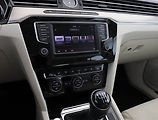 Volkswagen Passat (2016) 2.0 TDI, Serv.kniha, Kůže - náhled 10