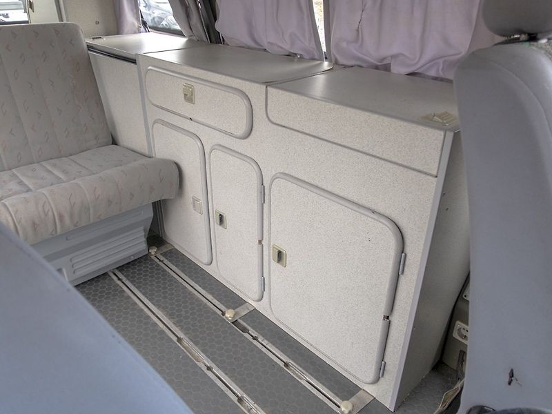 Volkswagen Transporter (1999) 2.5TDI 75KW – OBYTNÝ REIMO - fotka 36 z 47