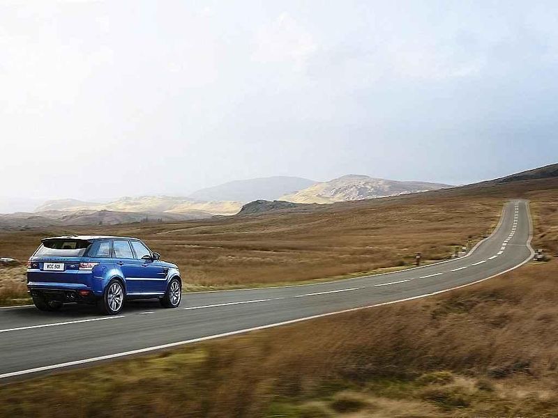 Range Rover Sport SVR.