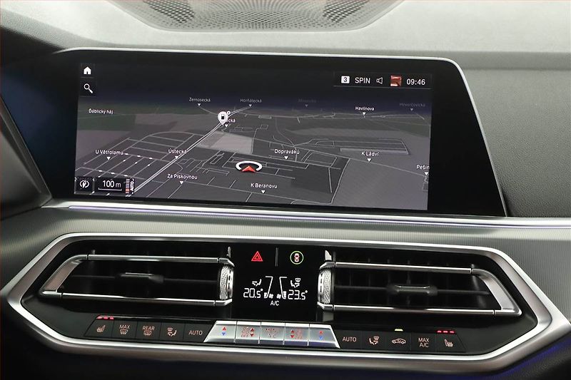 BMW X5 (2019) xDrive40i - fotka 12 z 20