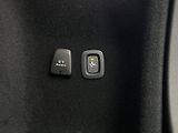 Volvo V60 B4 PLUS DARK PANORAMA - náhled 30