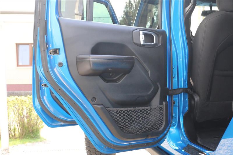 Jeep Gladiator 3,6 V6 - fotka 54 z 63