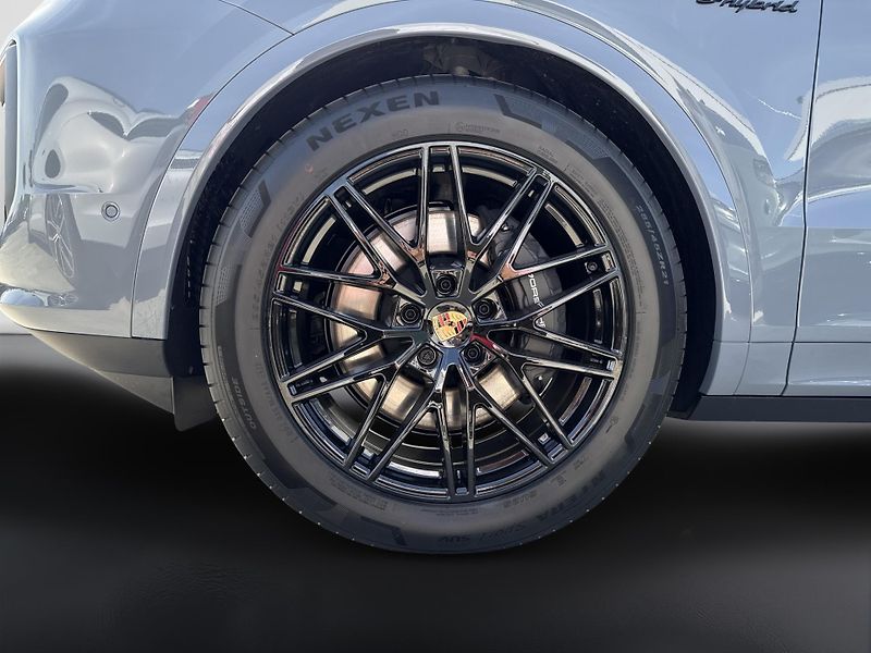 Porsche Cayenne E-Hybrid Coupé Black Edition - fotka 12 z 28
