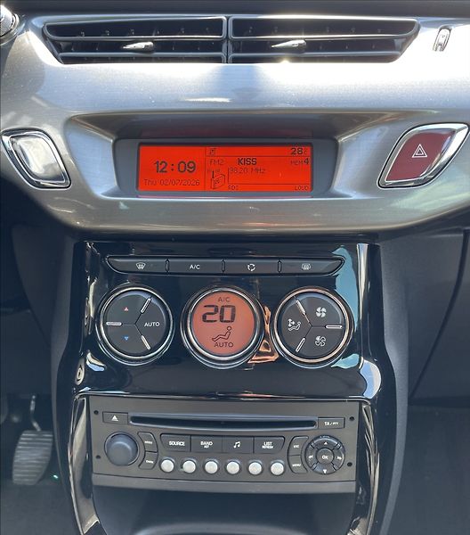 Citroën C3 1,4 i,VTi,Exklusive,70kW,serv. - fotka 14 z 21