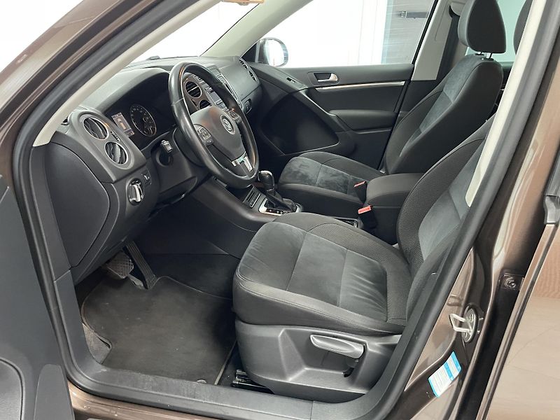 Volkswagen Tiguan 2.0 TDi DSG 4x4 SERVISKA TZ  - fotka 20 z 27