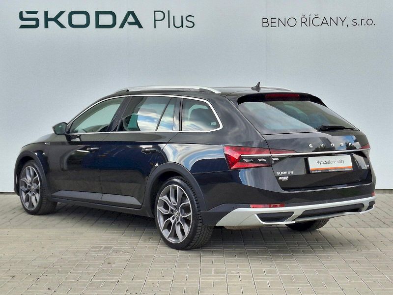 Škoda Superb (2022) Combi Scout DSG 4x4 2,0TDi 147 - fotka 10 z 35