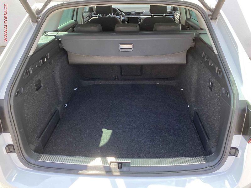 Škoda Superb (2017) 2.0 TDi, Style, STK6/28 - fotka 7 z 18