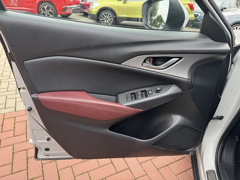 Mazda CX-3 (2015) 2.0i G-150 AWD SportsLine LED - fotka 27 z 48