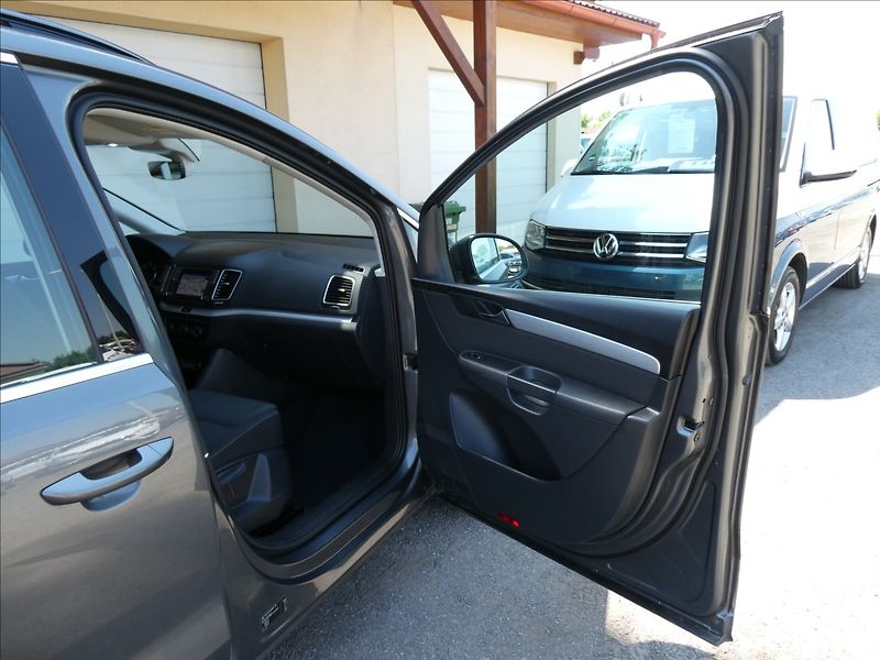 Volkswagen Sharan 2,0 TDi 110kW webasto, 2x kola - fotka 26 z 50