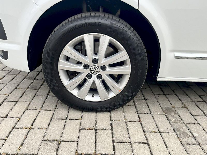 Volkswagen Multivan (2018) 2,0TSi Benzín 150kW Highline 4 - fotka 19 z 24