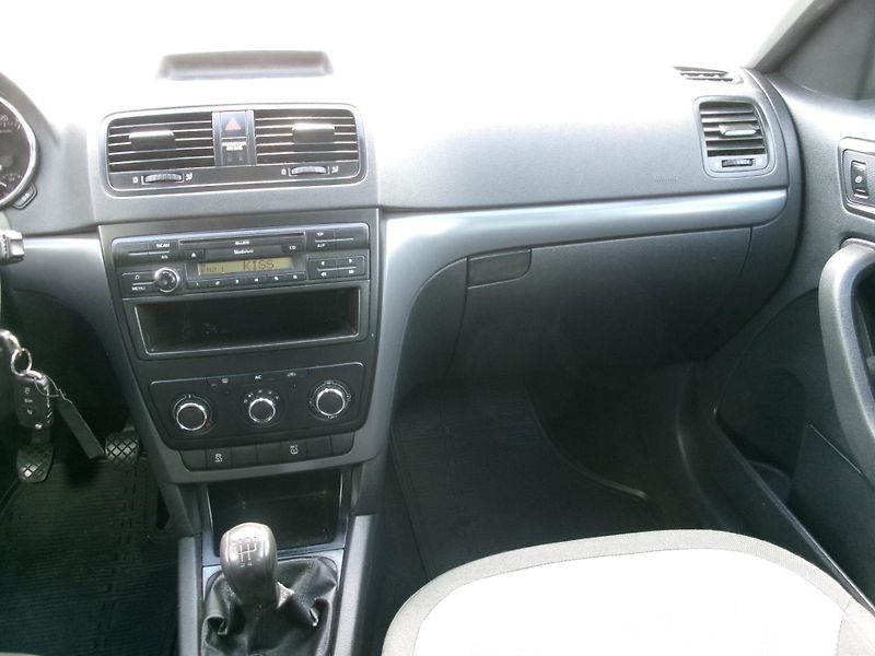 Škoda Yeti 2,0TDI KLIMA 81kW - fotka 20 z 26