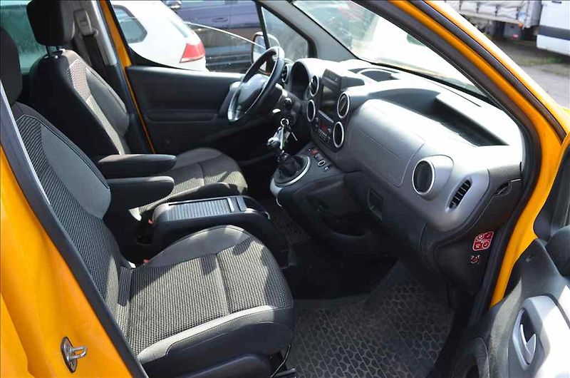 Peugeot Partner (2018) 1,6 HDI - fotka 16 z 19