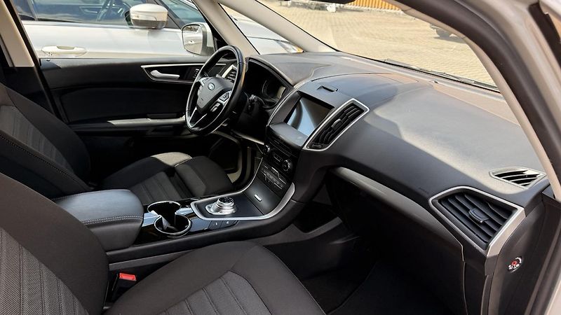 Ford S-MAX (2023) 2.5 HEV,HYBRID,REZERVOVÁNO - fotka 35 z 36