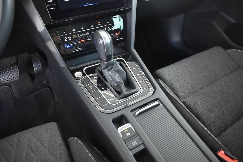 Volkswagen Passat Variant (2023) 1.5TSI 110kW DSG,Závěs - fotka 22 z 22