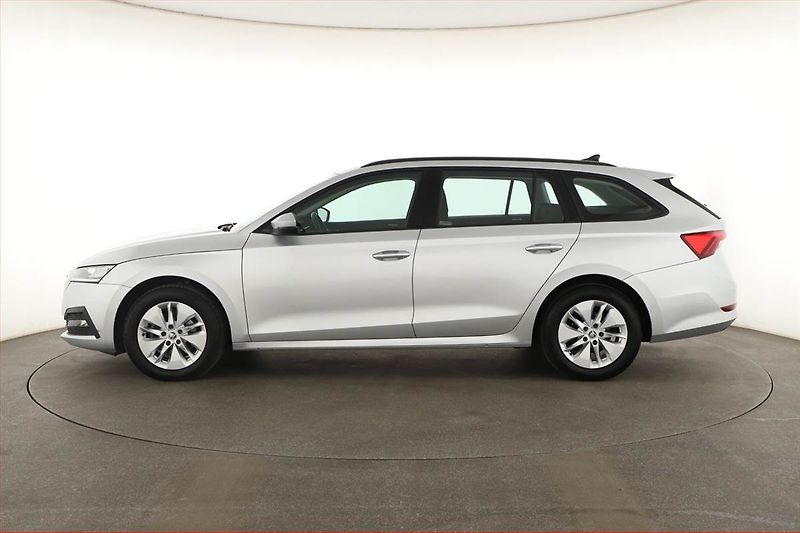 Škoda Octavia (2023) Ambition 2.0 TDI, ČR,1.maj - fotka 3 z 16