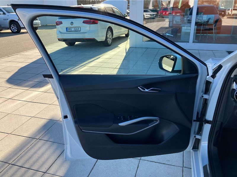 Škoda Fabia 1.0 TSi 70 kW TOP SELECTION - fotka 24 z 30