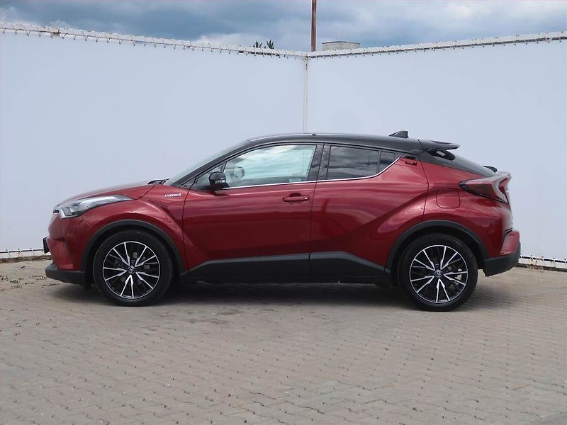 Toyota C-HR (2018) 1.8 Hybrid - fotka 3 z 16