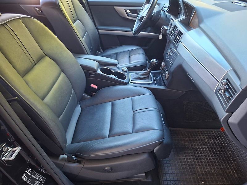 Mercedes-Benz GLK (2009) 320CDI 165kW 4MATIC -NOVÉ V ČR - fotka 20 z 33