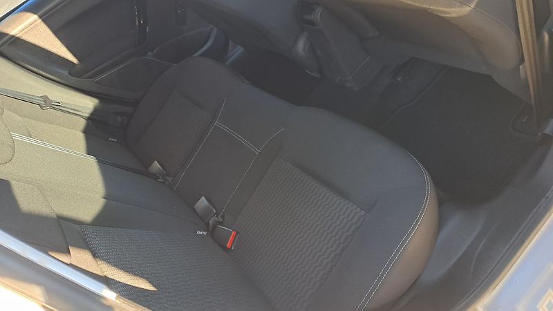 Peugeot 208 1.2 PureTech NAVI - fotka 9 z 27