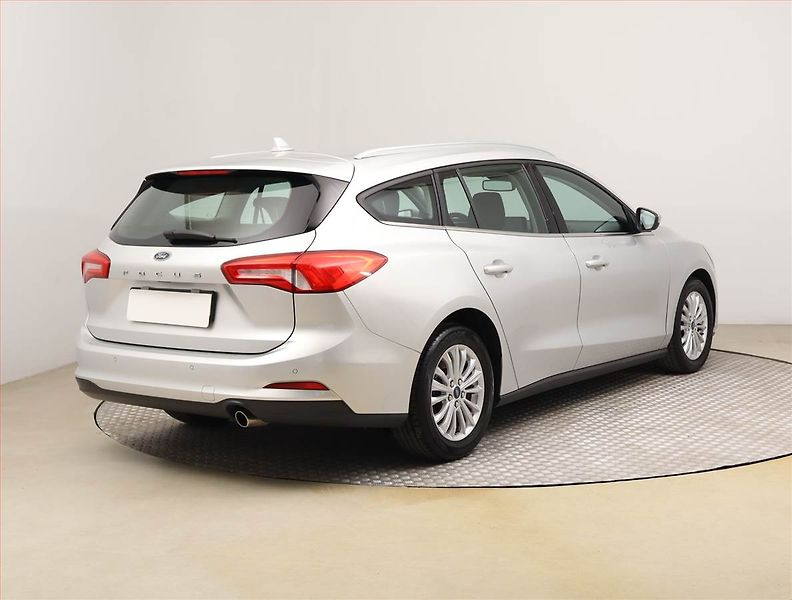 Ford Focus (2018) Connected 1.5 TDCi, Serv.kniha - fotka 5 z 26