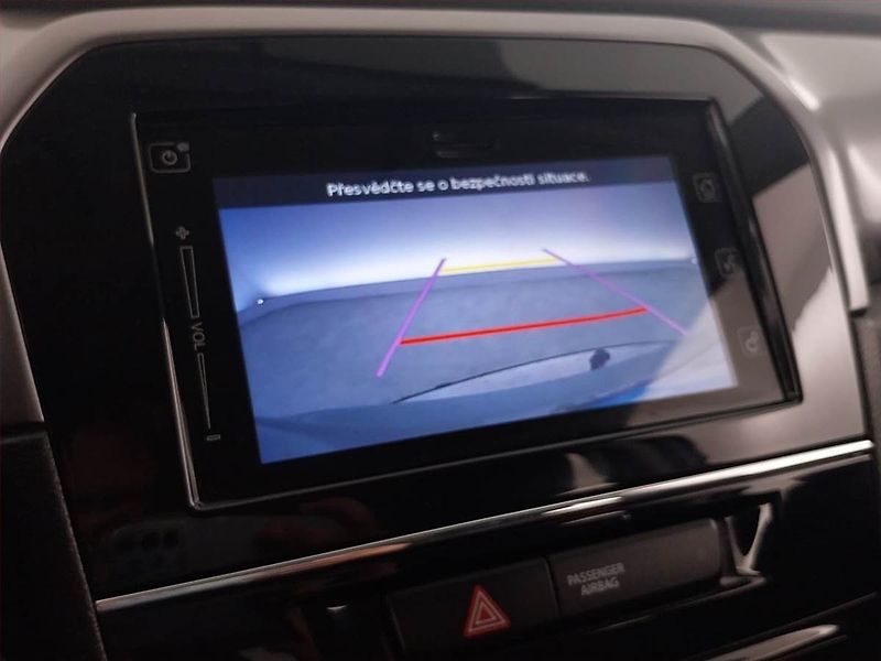 Suzuki Vitara (2019) 1.4 BoosterJet, Serv.kniha - fotka 18 z 19