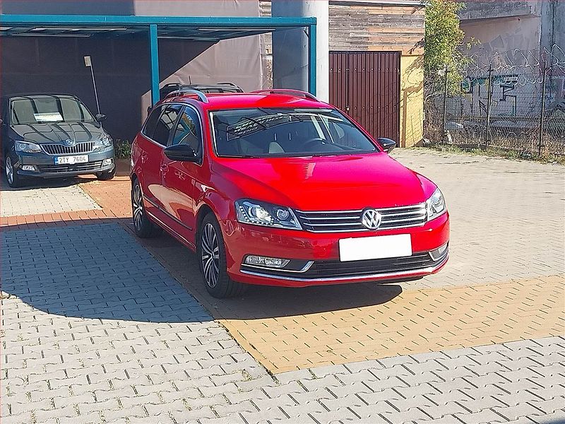 Volkswagen Passat (2015) 2.0 TDI, Navi, Xenony - fotografie inzerátu