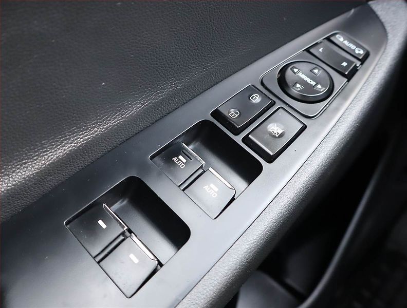 Hyundai Tucson (2019) 1.6 T-GDI, 4X4, Automat, Navi - fotka 16 z 19