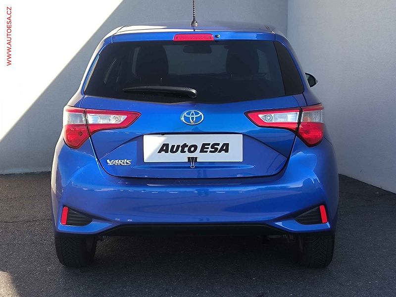 Toyota Yaris (2017) 1.5 i, 1.maj,ČR, Active - fotka 4 z 19