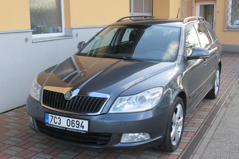Škoda Octavia 1.6 TDi AUT. KLIMA SADA KOL - fotka 7 z 31