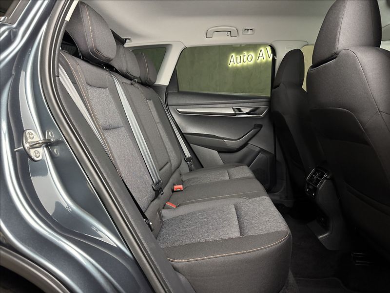 Škoda Karoq 1,5 TSi  DSG Clever Virtual LE - fotka 12 z 45