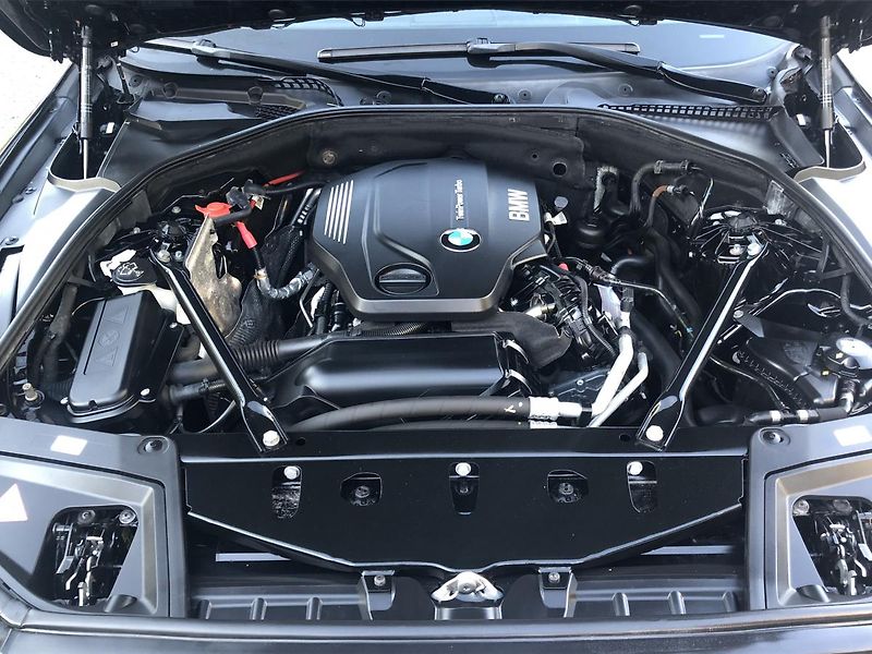 BMW Řada 5 (2015) 518d Touring NAVI velmi pěkný - fotka 68 z 76