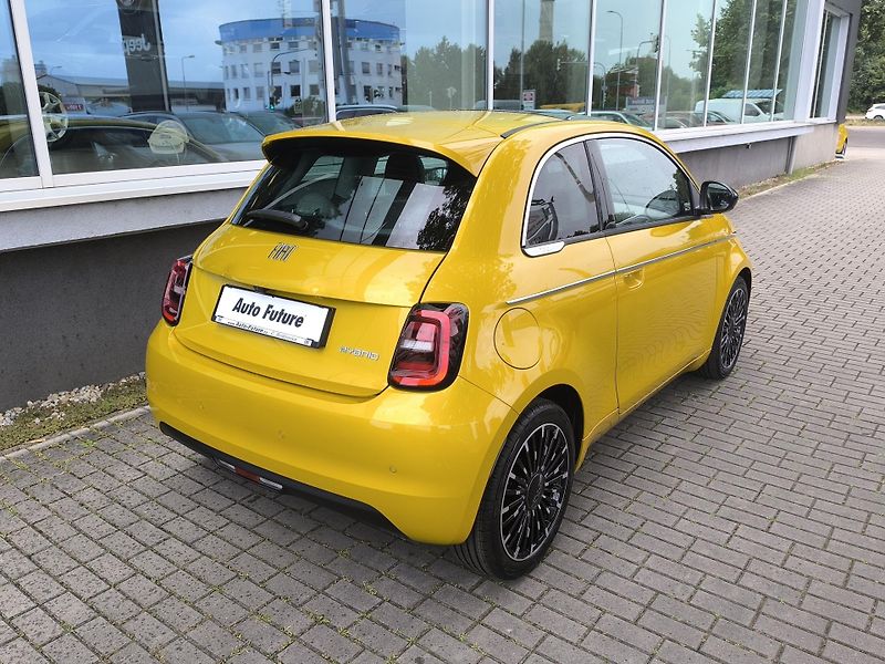 Fiat 500 (2026) Hybrid La Prima 1.0 BSG - fotka 32 z 39