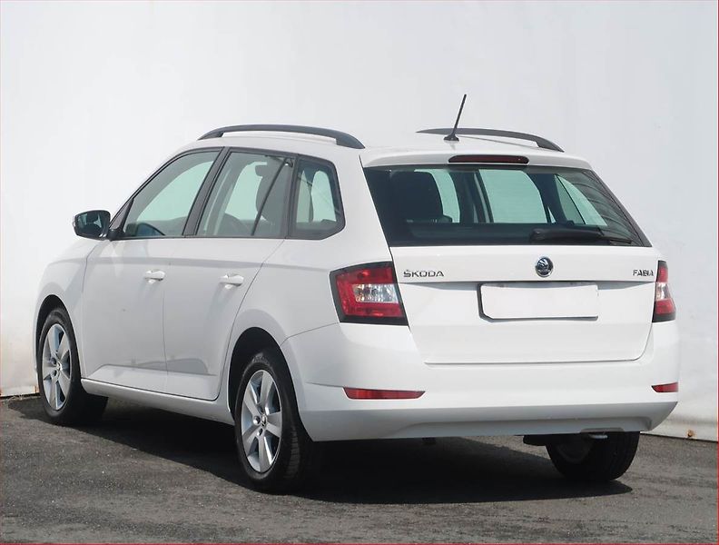 Škoda Fabia (2018) Ambition Plus 1.0 TSI - fotka 4 z 17