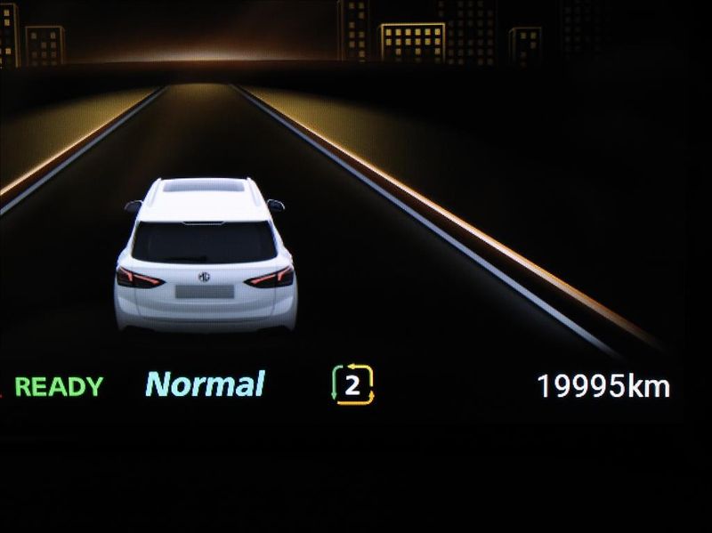 MG ZS 1,5 Hybrid+ Exclusive 20tkm.ČR - fotka 27 z 27