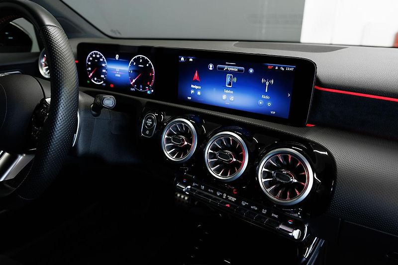 Mercedes-Benz Třídy A (2024) A 200d AMG Line - fotka 27 z 39