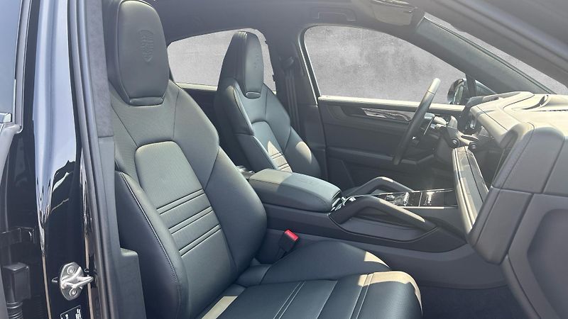 Porsche Cayenne Coupé Black Edition - fotka 16 z 23