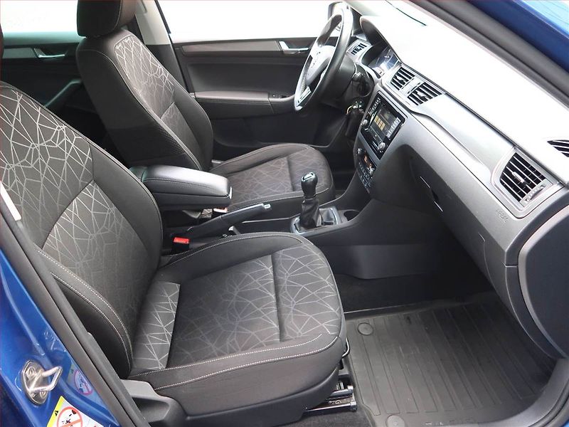 Škoda Rapid (2018) 1.0 TSI, Navi, Tempomat - fotka 9 z 17