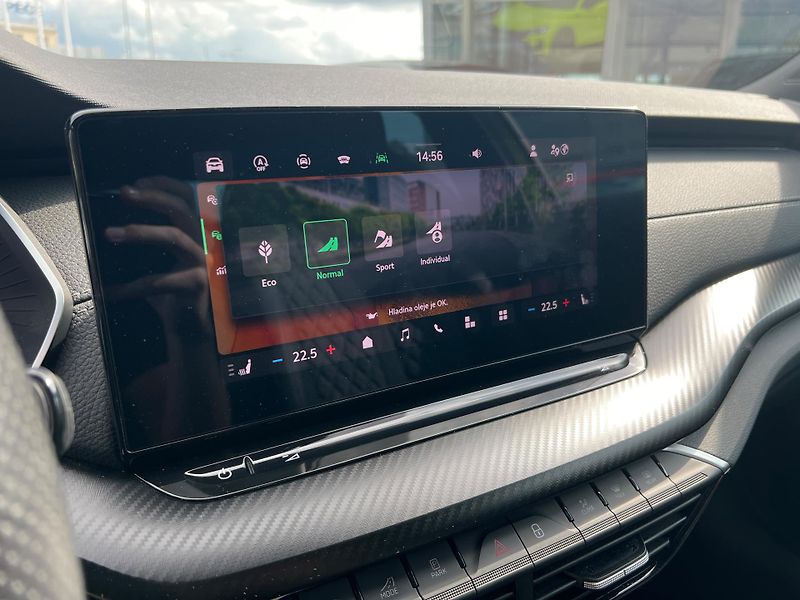 Škoda Octavia Sportline 1.5 TSI 110kw - fotka 15 z 26