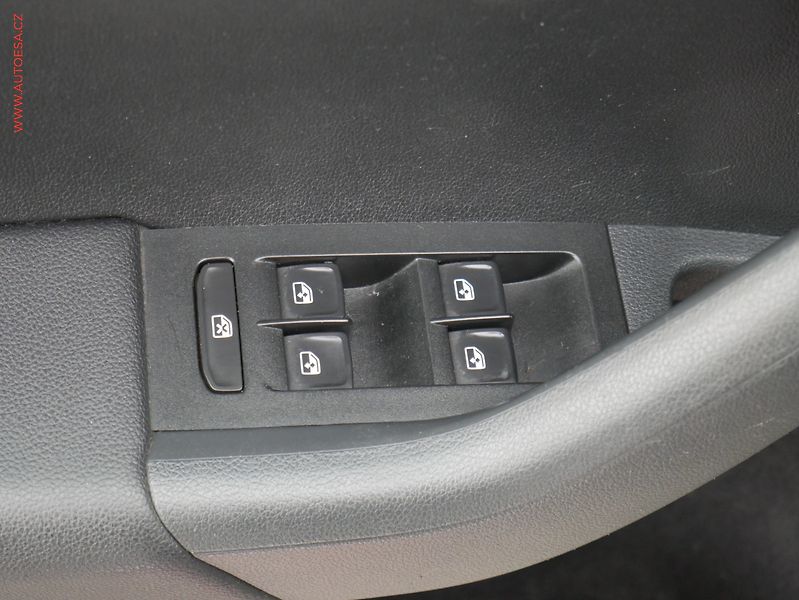 Škoda Octavia (2016) 1.4 TSi, Ambition, autoAC - fotka 11 z 18