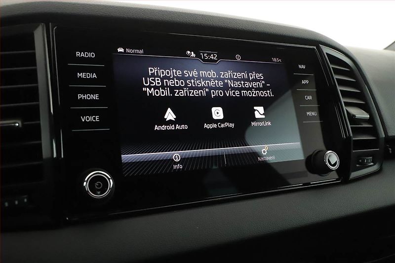 Škoda Karoq (2023) Sportline 1.5 TSI - fotka 18 z 20
