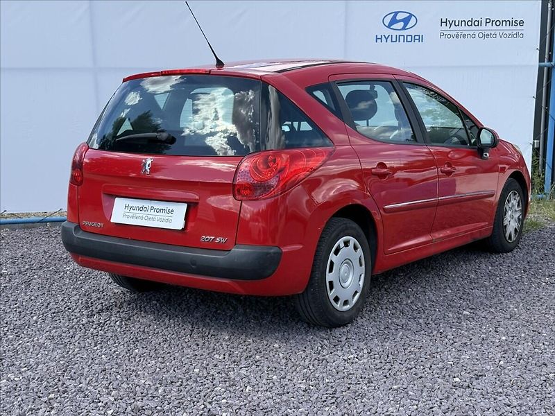 Peugeot 207 1,4 55kW Active - fotka 2 z 15