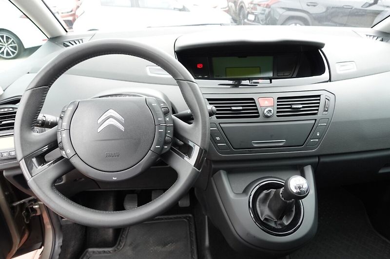 Citroën C4 Picasso 1,6i 88kW M/T - fotka 14 z 28