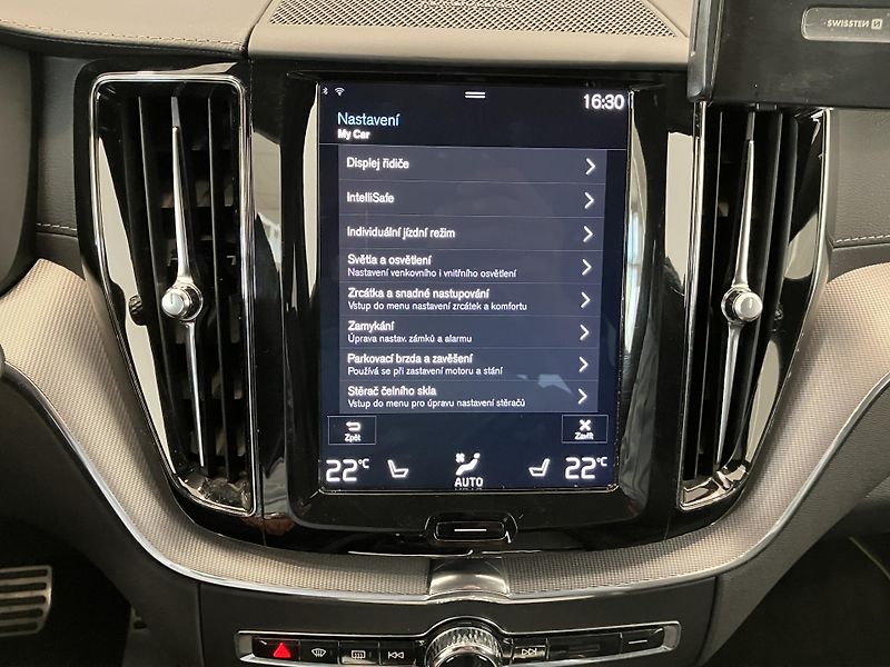 Volvo XC60 T6 AWD R-Design POLESTAR AT8 - fotka 42 z 57