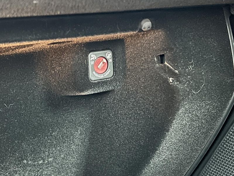 Citroën DS5 2.0HDi AUTOMAT NAVI KAMERA - fotka 36 z 43
